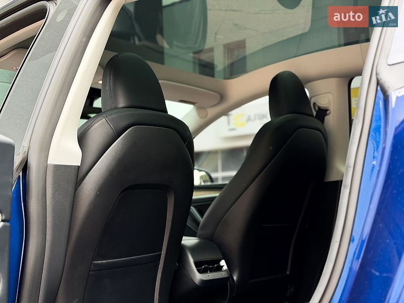 Позашляховик / Кросовер Tesla Model Y 2023 в Києві фото 15 Позашляховик / Кросовер Tesla Model Y 2023 в Києві