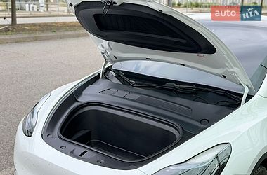 Внедорожник / Кроссовер Tesla Model Y 2021 в Львове