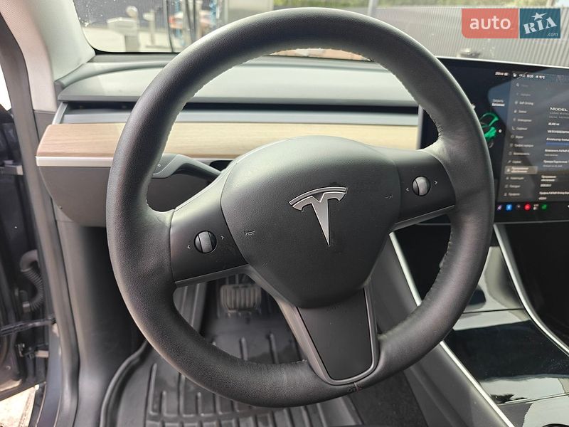 Внедорожник / Кроссовер Tesla Model Y 2021 в Киеве
