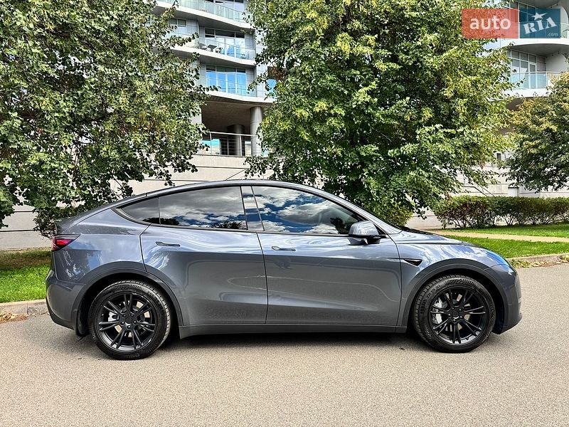 Позашляховик / Кросовер Tesla Model Y 2023 в Києві