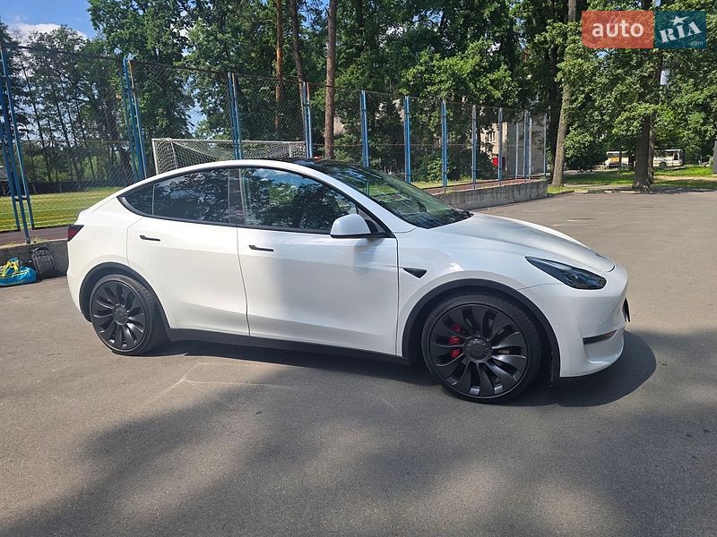 Внедорожник / Кроссовер Tesla Model Y 2022 в Киеве