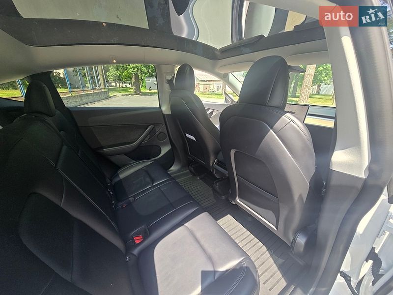 Внедорожник / Кроссовер Tesla Model Y 2022 в Киеве