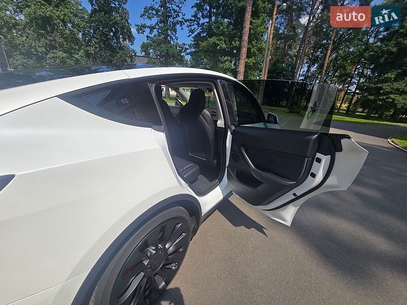 Внедорожник / Кроссовер Tesla Model Y 2022 в Киеве