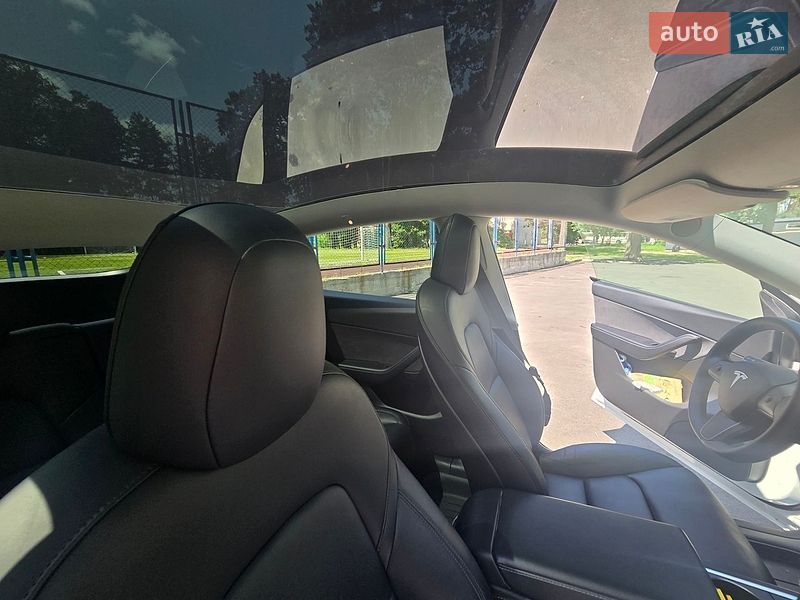 Внедорожник / Кроссовер Tesla Model Y 2022 в Киеве