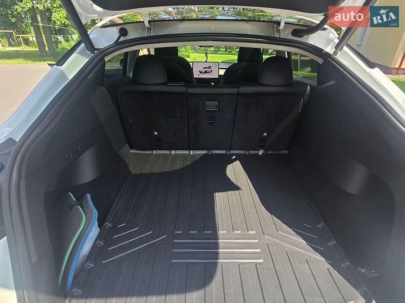 Внедорожник / Кроссовер Tesla Model Y 2022 в Киеве