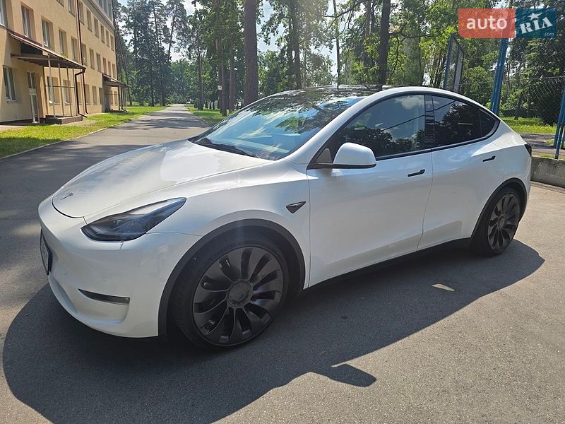 Позашляховик / Кросовер Tesla Model Y 2022 в Києві