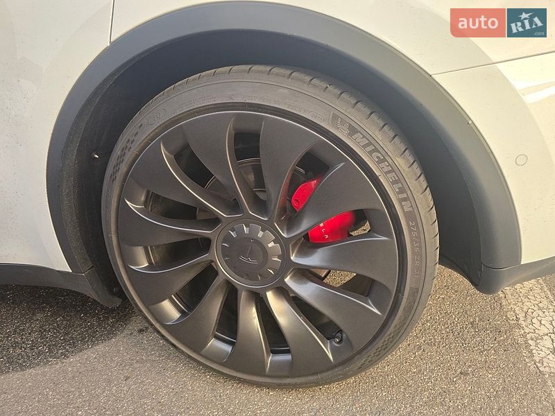 Внедорожник / Кроссовер Tesla Model Y 2022 в Киеве