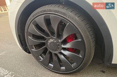 Позашляховик / Кросовер Tesla Model Y 2022 в Києві