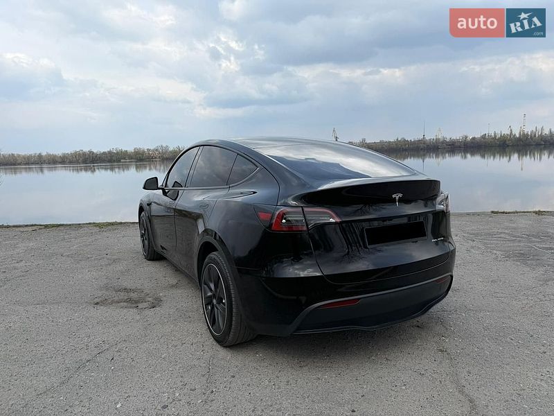 Позашляховик / Кросовер Tesla Model Y 2023 в Дніпрі фото 4 Позашляховик / Кросовер Tesla Model Y 2023 в Дніпрі