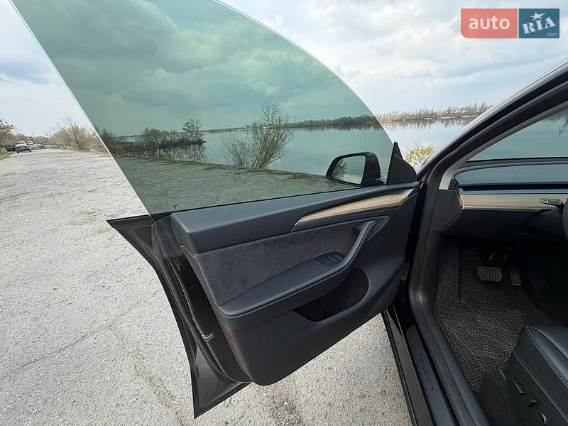 Позашляховик / Кросовер Tesla Model Y 2023 в Дніпрі фото 11 Позашляховик / Кросовер Tesla Model Y 2023 в Дніпрі