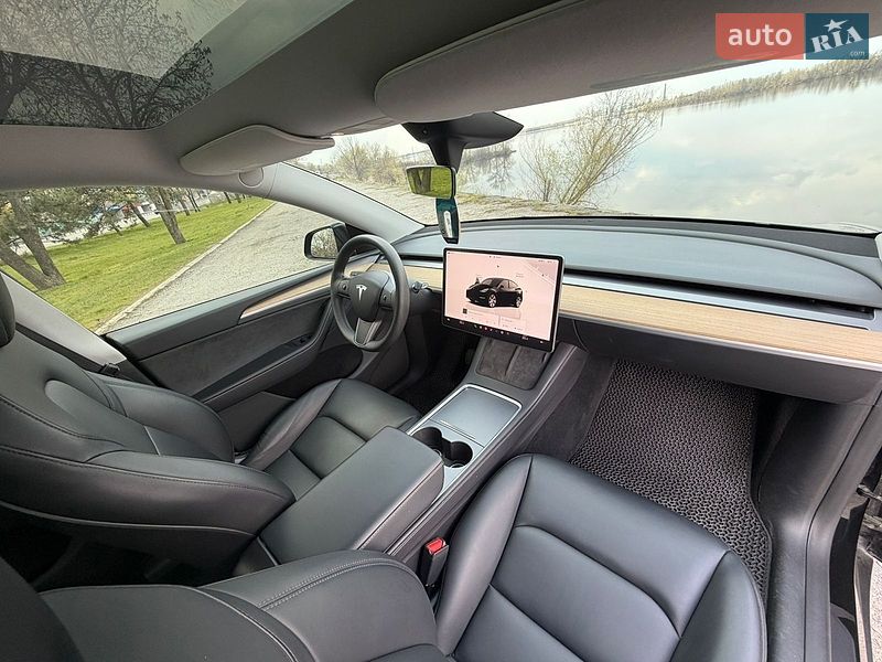Позашляховик / Кросовер Tesla Model Y 2023 в Дніпрі фото 13 Позашляховик / Кросовер Tesla Model Y 2023 в Дніпрі