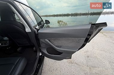 Позашляховик / Кросовер Tesla Model Y 2023 в Дніпрі фото 15 Позашляховик / Кросовер Tesla Model Y 2023 в Дніпрі