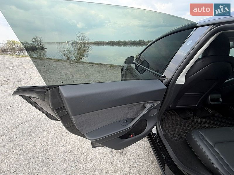 Позашляховик / Кросовер Tesla Model Y 2023 в Дніпрі фото 23 Позашляховик / Кросовер Tesla Model Y 2023 в Дніпрі