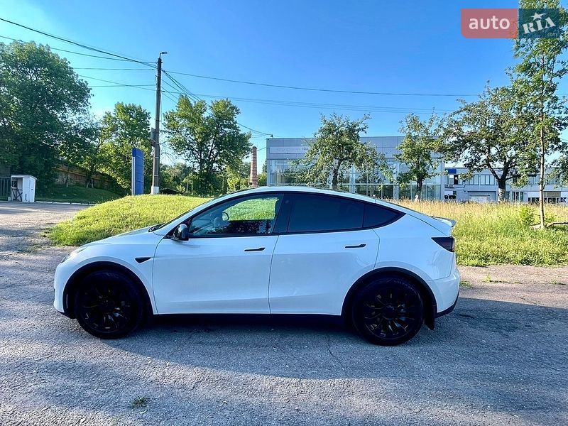 Внедорожник / Кроссовер Tesla Model Y 2021 в Чернигове