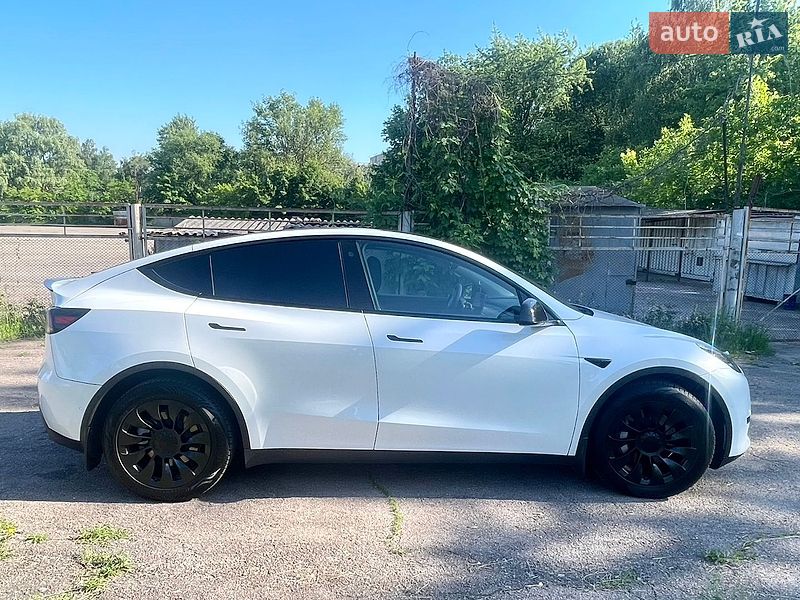 Внедорожник / Кроссовер Tesla Model Y 2021 в Чернигове