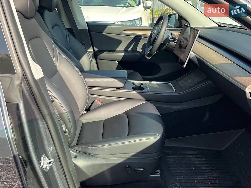 Позашляховик / Кросовер Tesla Model Y 2023 в Полтаві