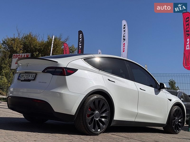 Внедорожник / Кроссовер Tesla Model Y 2022 в Бердичеве