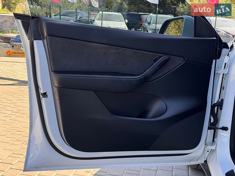 Внедорожник / Кроссовер Tesla Model Y 2022 в Бердичеве