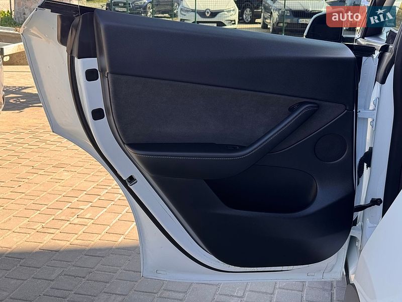 Внедорожник / Кроссовер Tesla Model Y 2022 в Бердичеве