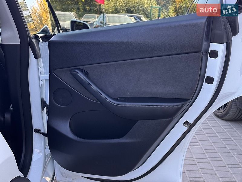 Внедорожник / Кроссовер Tesla Model Y 2022 в Бердичеве