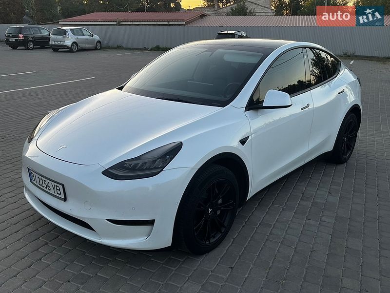 Tesla Model Y 2021