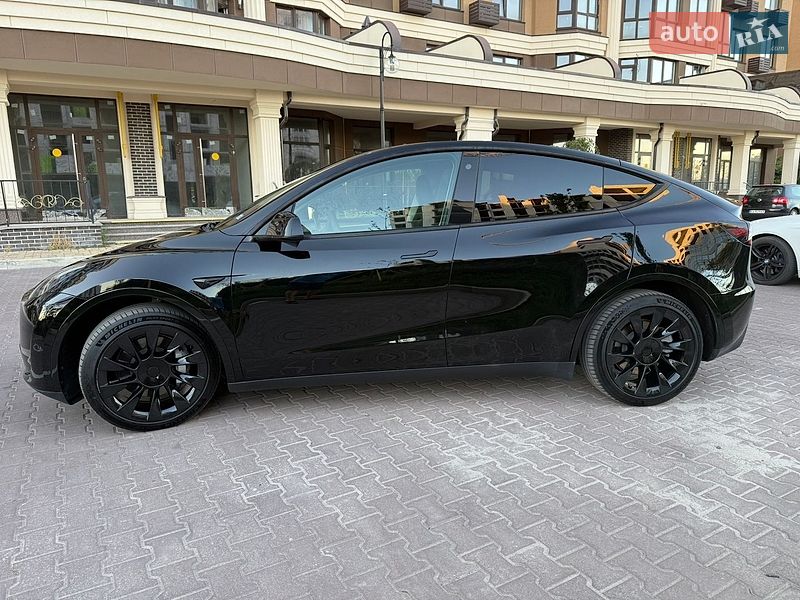 Позашляховик / Кросовер Tesla Model Y 2023 в Києві