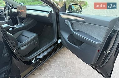 Внедорожник / Кроссовер Tesla Model Y 2023 в Киеве