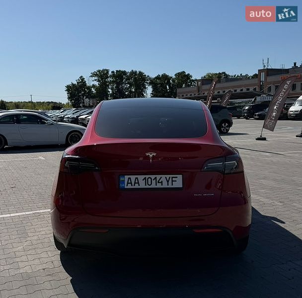 Позашляховик / Кросовер Tesla Model Y 2023 в Києві