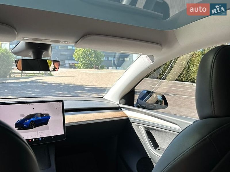 Позашляховик / Кросовер Tesla Model Y 2023 в Львові