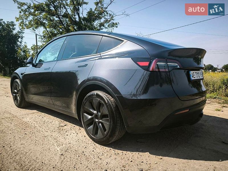 Позашляховик / Кросовер Tesla Model Y 2024 в Дніпрі