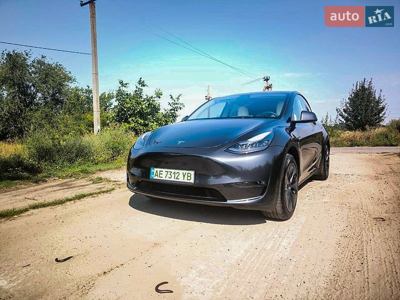 Позашляховик / Кросовер Tesla Model Y 2024 в Дніпрі