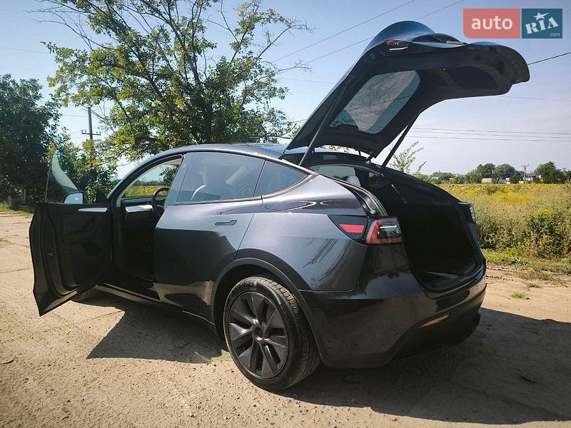 Внедорожник / Кроссовер Tesla Model Y 2024 в Днепре