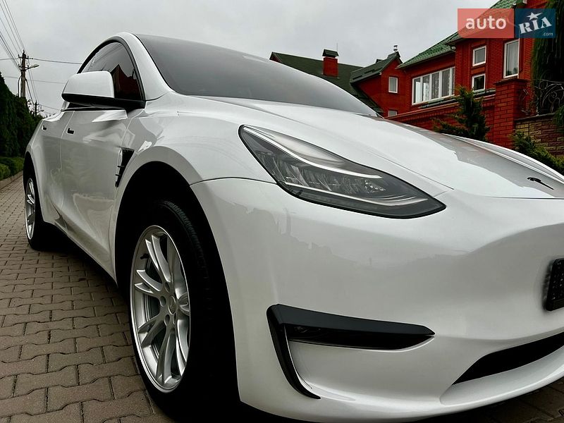 Позашляховик / Кросовер Tesla Model Y 2023 в Хмельницькому