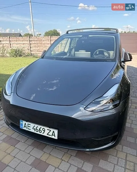Tesla Model Y 2021
