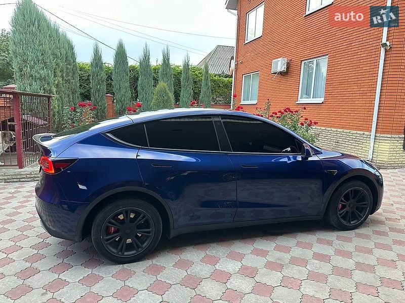 Позашляховик / Кросовер Tesla Model Y 2023 в Дніпрі