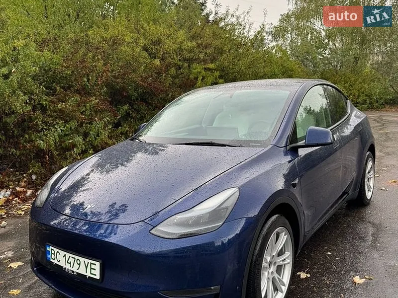 Tesla Model Y 2023