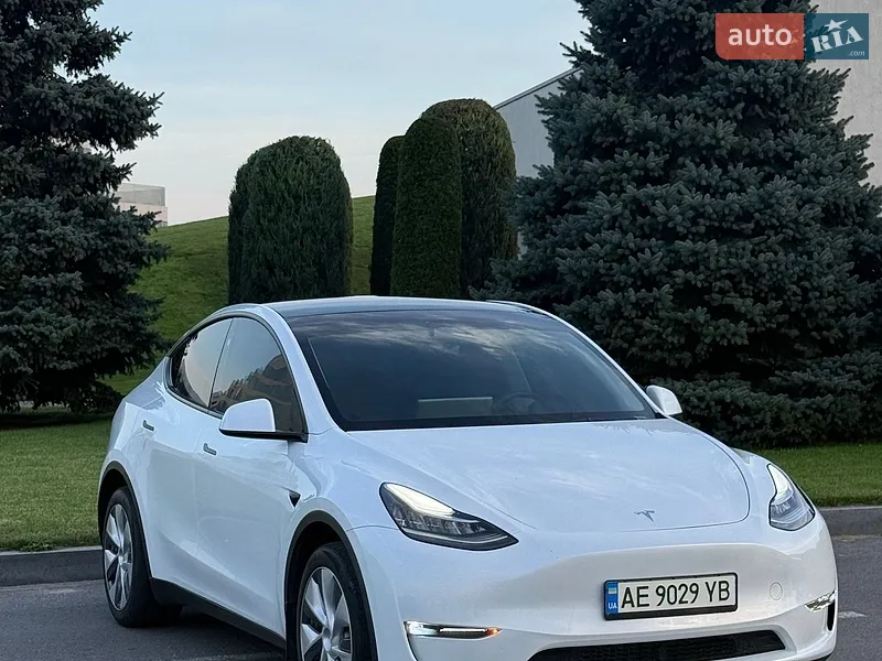Tesla Model Y 2023
