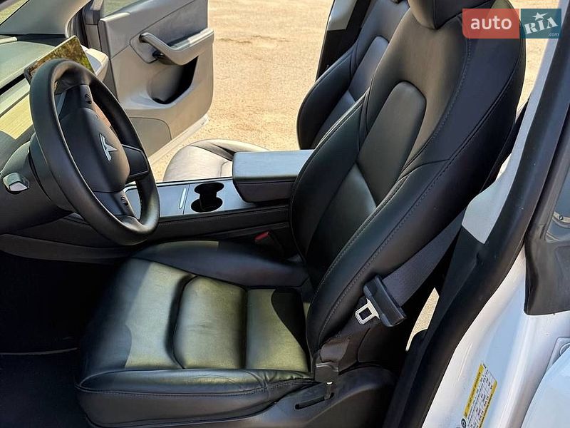Позашляховик / Кросовер Tesla Model Y 2021 в Дніпрі