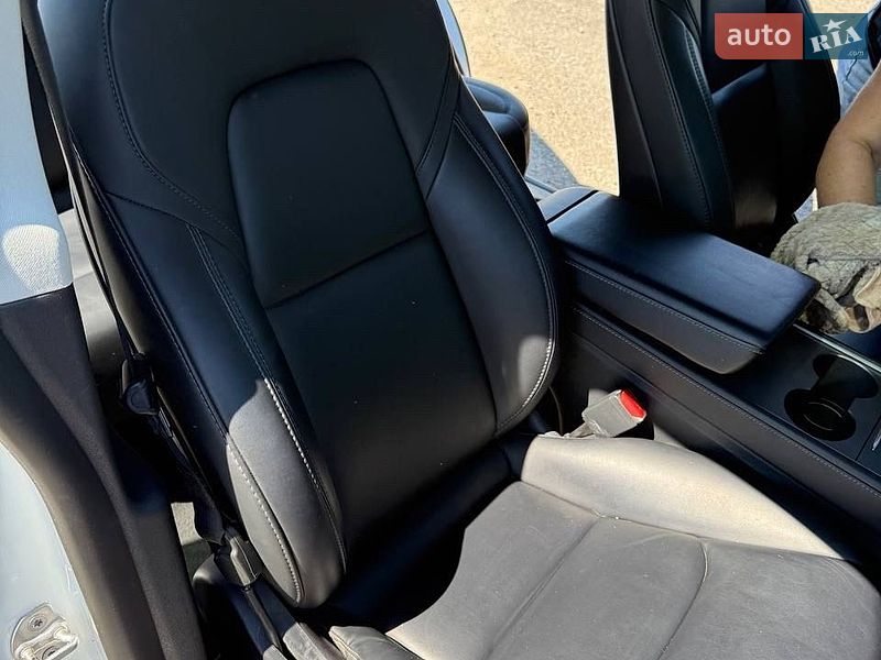 Позашляховик / Кросовер Tesla Model Y 2021 в Дніпрі