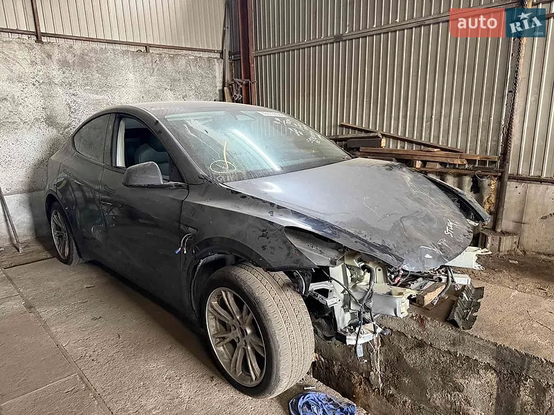 Tesla Model Y 2023