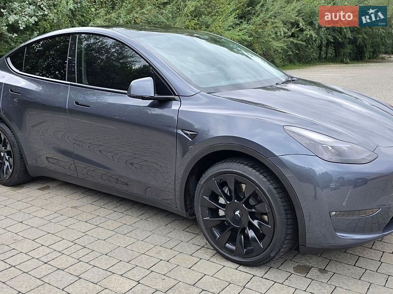 Tesla Model Y 2023