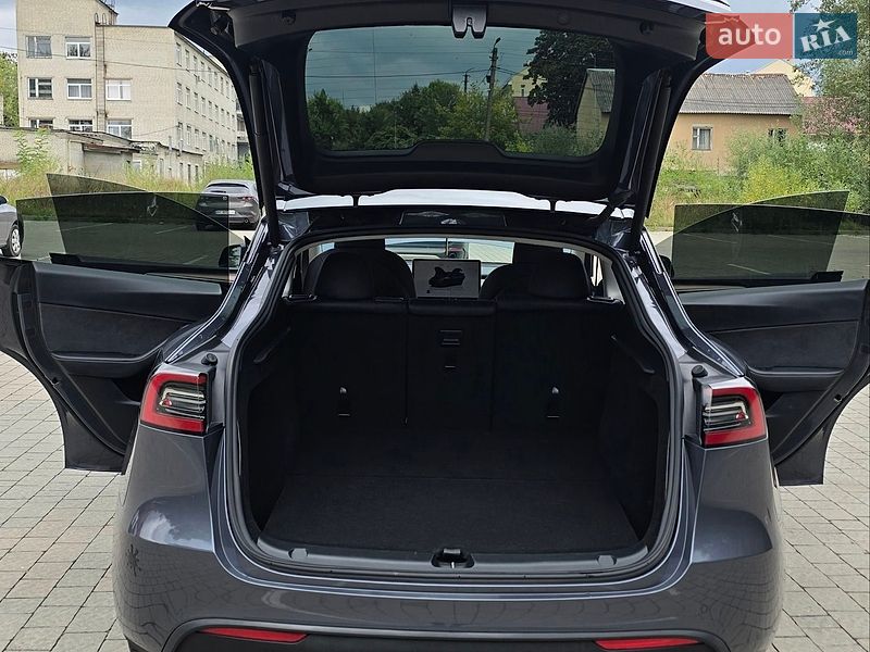 Позашляховик / Кросовер Tesla Model Y 2023 в Тернополі