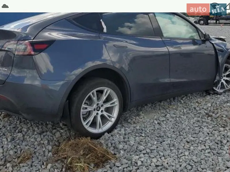 Tesla Model Y 2022