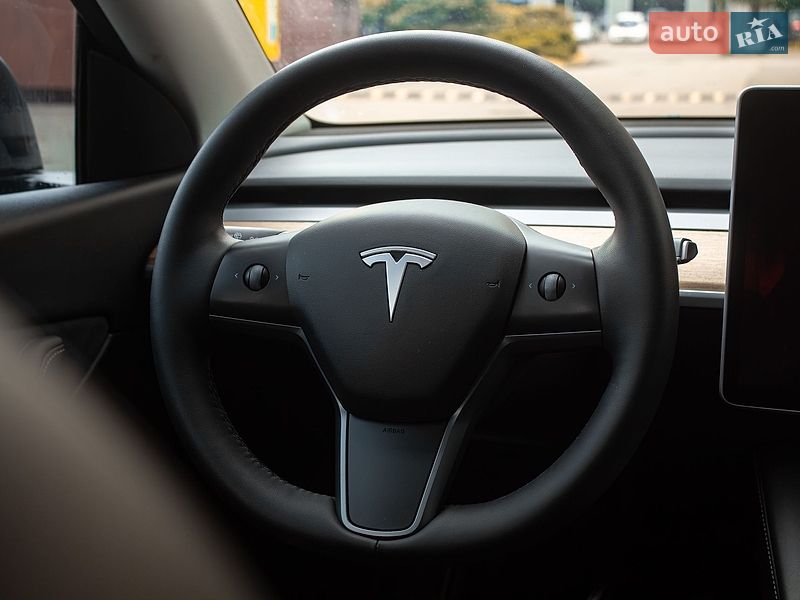 Позашляховик / Кросовер Tesla Model Y 2022 в Києві