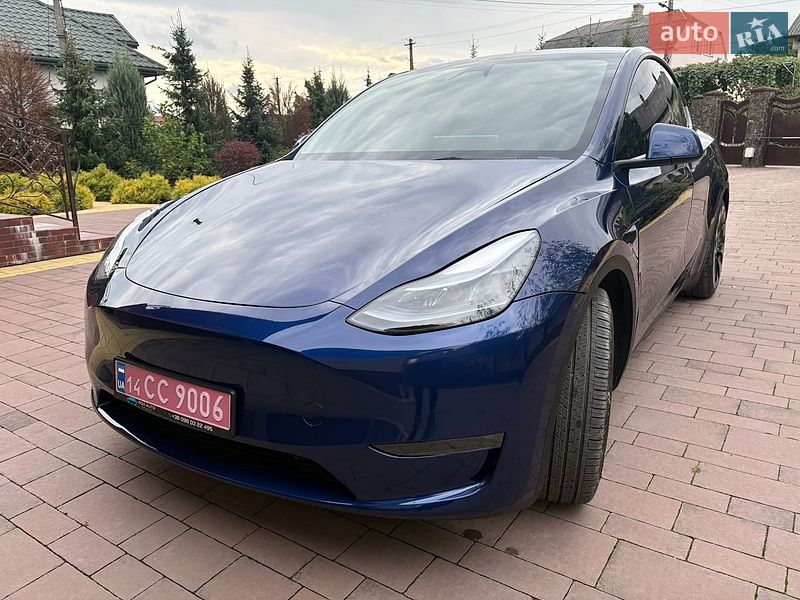 Tesla Model Y 2023