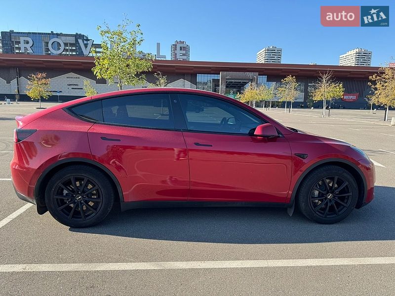 Внедорожник / Кроссовер Tesla Model Y 2023 в Киеве