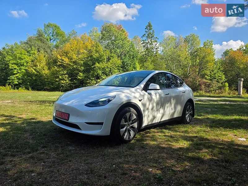 Tesla Model Y 2023