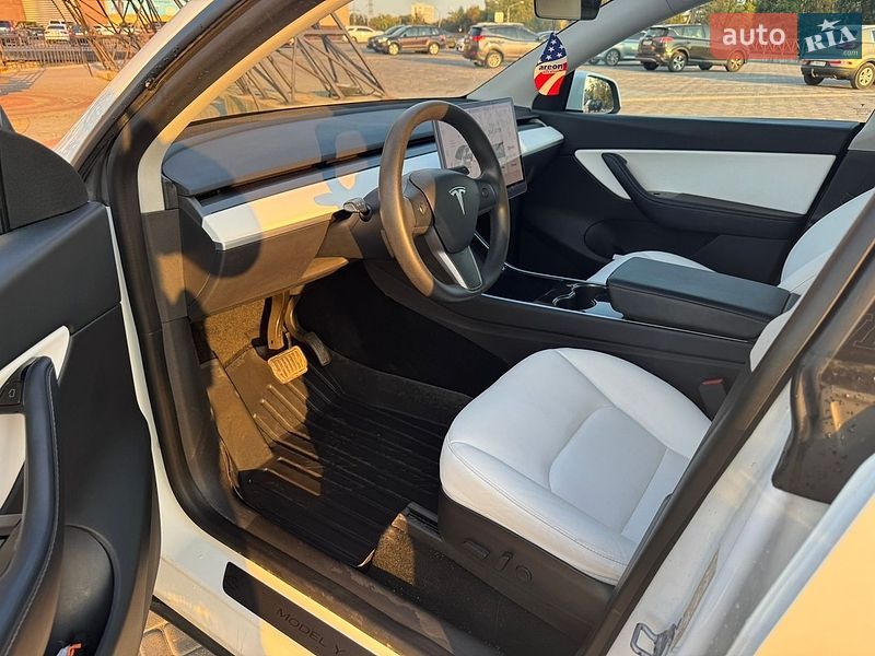 Внедорожник / Кроссовер Tesla Model Y 2020 в Харькове