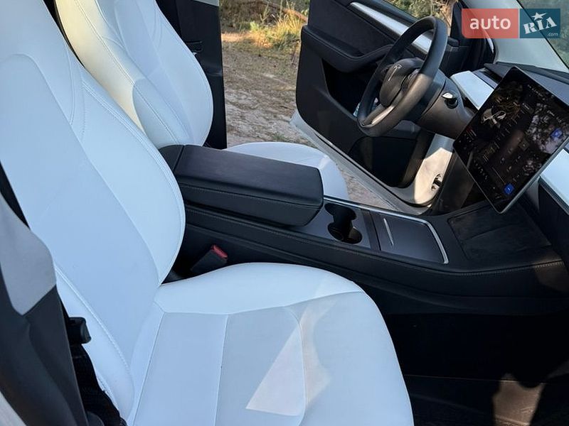 Внедорожник / Кроссовер Tesla Model Y 2023 в Киеве фото 10 Внедорожник / Кроссовер Tesla Model Y 2023 в Киеве