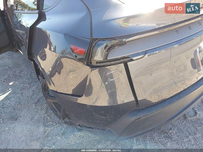 Внедорожник / Кроссовер Tesla Model Y 2026 в Черновцах